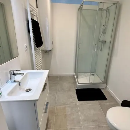 Maison 22 Couchages Prox Gare Et Centre Max 10 Holiday home *